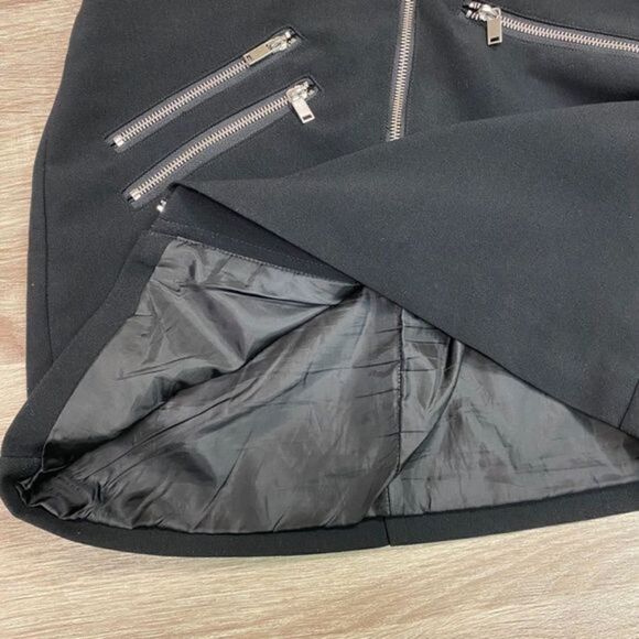 H&M Mini Skirt w/Asymmetrical Zipper & Zippered Pockets Black - Size 8 - Picture 9 of 11